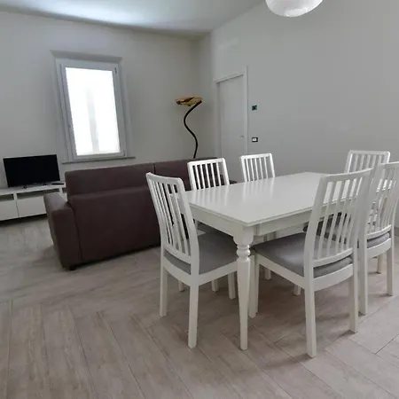 La Vespa Con Terrazza Понтедера